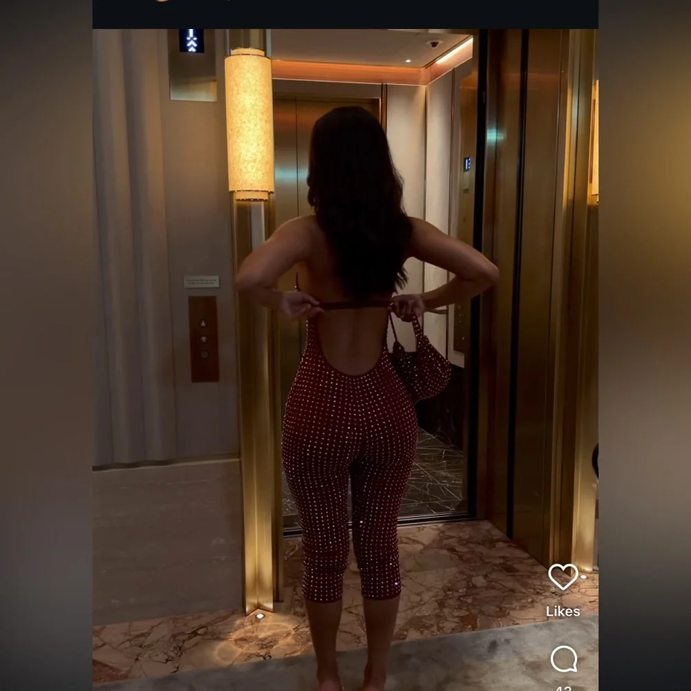 Sorelle uk aluna Halter Cropped Jumpsuit in Burgundy - Picture 2 of 2